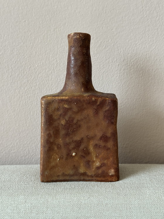 Image 1 of Jarrón de cerámica Mobach con esmalte terracota marrón, firmado
