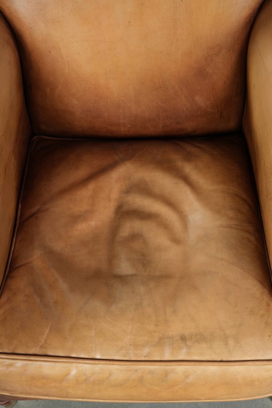 Image 1 of Beautiful and comfortable armchair made of cowhide leather with a characterful and charming English look.