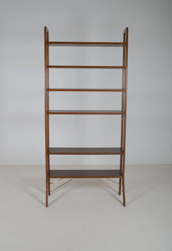 Image 1 of Estantería de pared danesa independiente con detalles de latón, década de 1960.