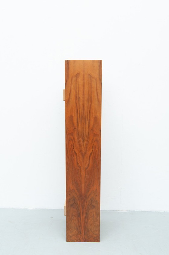 Image 1 of Estante de pared de 100 cm de nogal de Walter Wirz para Wilhelm Renz, años 60