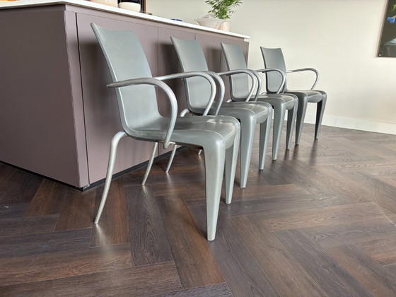 Vitra Louis 20 Chairs by Philippe Starck - Set of 4 - armrests – Dining chairs, Plastic, Aluminium (photo 2 of 10)