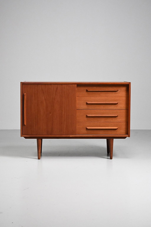 Deens Mid Century dressoir