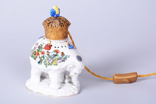 Restaurierte asiatische Tischlampe, Messing, Porzellan, neue Elektrifizierung, Indien. 1970er Jahre