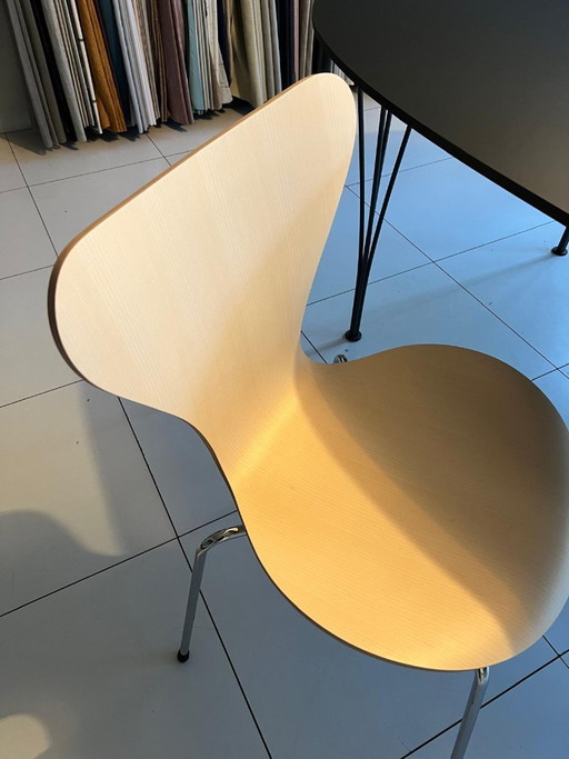 Juego de 2 sillas mariposa de Fritz Hansen