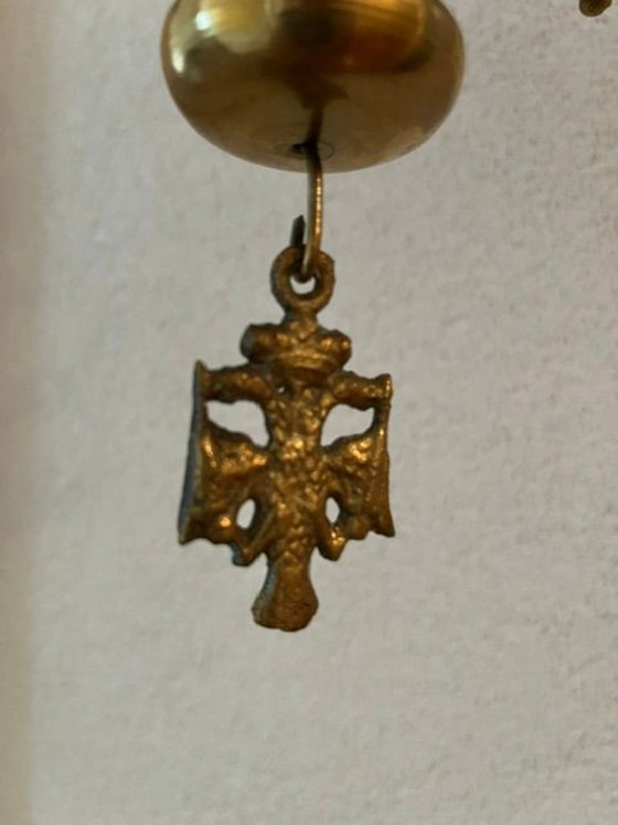 Image 1 of Lámpara de santuario antigua con ángeles y cadenas. ¡DEBE VENDERSE YA!