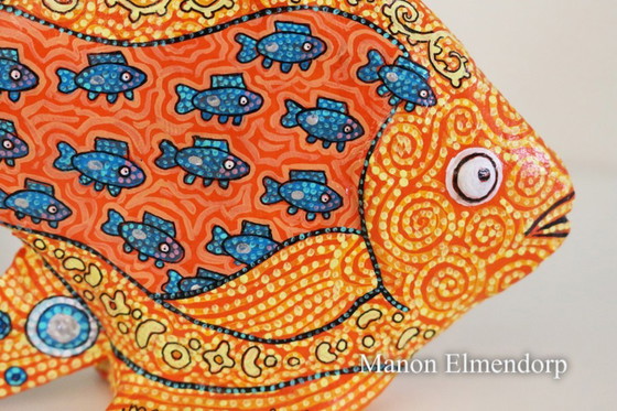 Image 1 of Figurine de poisson 100% faite à la main, peinte avec de petits poissons (neuve)
