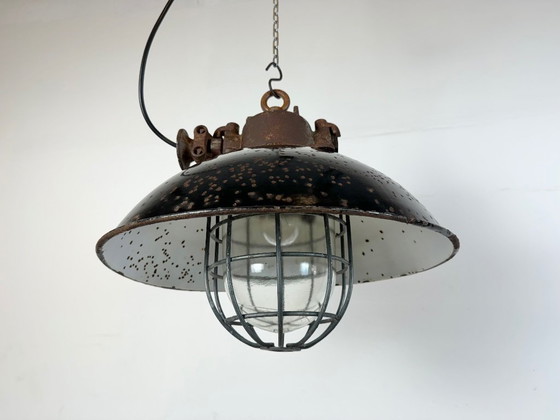 Image 1 of Industrielle Käfig-Pendelleuchte aus schwarzer Emaille und Gusseisen, 1960er Jahre