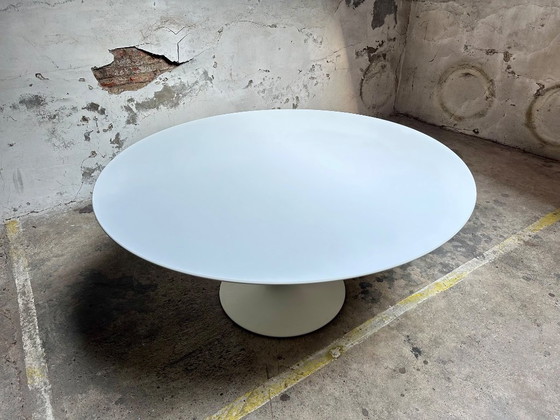 Image 1 of Beautiful Saarinen table by Knoll – 152 cm