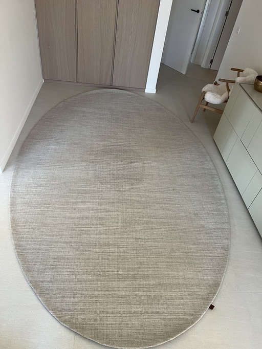 Tapis ovale à vendre, édition limitée