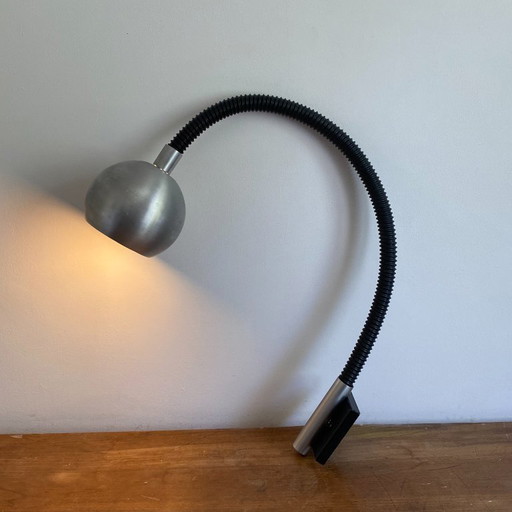 Lámpara de pared flexible con forma de ojo, de RAAK. 1970. 65 x 55 cm. – wandlampen, Metal (photo 2 of 7)