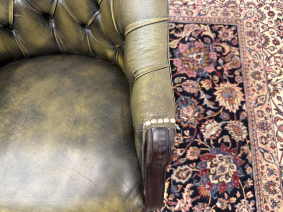 Sedia da ufficio Chesterfield Director Chair inglese verde – Sedie da ufficio, Leather, Metal (photo 8 of 9)