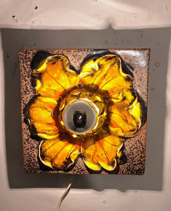 Image 1 of Keramiek bloemen muurlamp 1960
