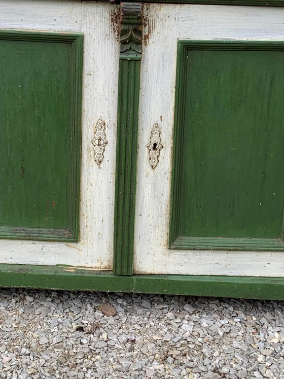 Antieke groen-wit geschilderde kast in Duitse stijl – Buffetkasten, Hout, Vintage (photo 2 of 6)