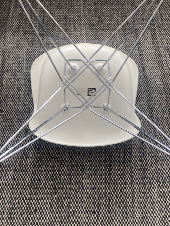 Image 1 of 6 coques Eames DAR (sans base)