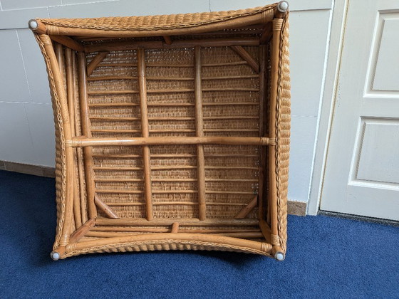 Image 1 of Table basse en rotin 80x80 cm.