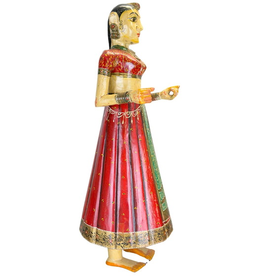 Ancienne Statue Indienne en Bois de Mariée Rajasthani – Peinte à la Main – 74 cm – Sculptures, Wood (photo 2 of 10)