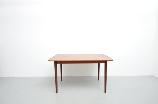 Table de salle à manger en teck (années 1960)