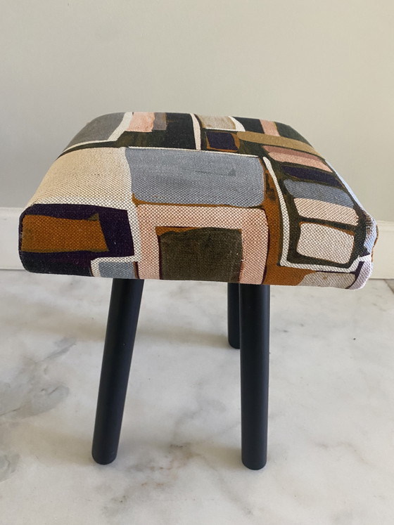 Image 1 of Tabouret recyclé avec tissu de créateur