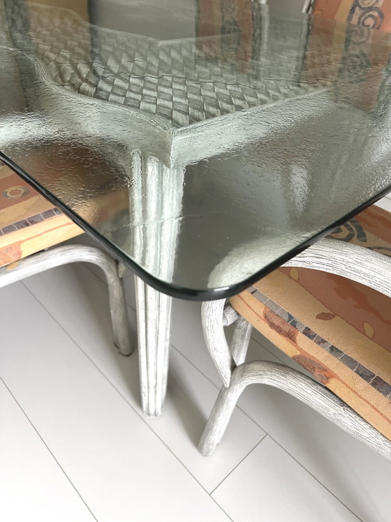 Image 1 of Mesa de cristal con 6 sillas de bambú/ratán (estudio de mimbre Schütz)