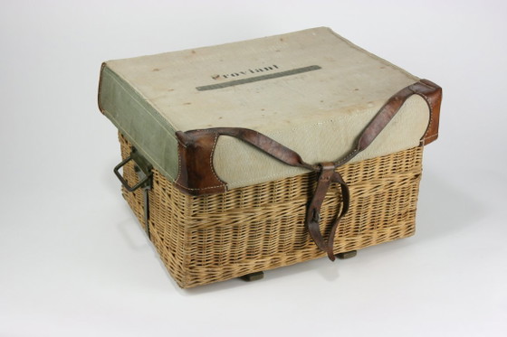 Een proviandmand van wilgentakken en canvas – Opbergkast, Leather, Metal (photo 3 of 12)