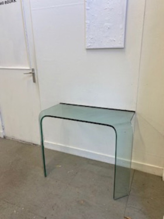 Image 1 of Consola de pared de vidrio italiana rara de la década de 1970-1980, vidrio curvado sólido y pesado
