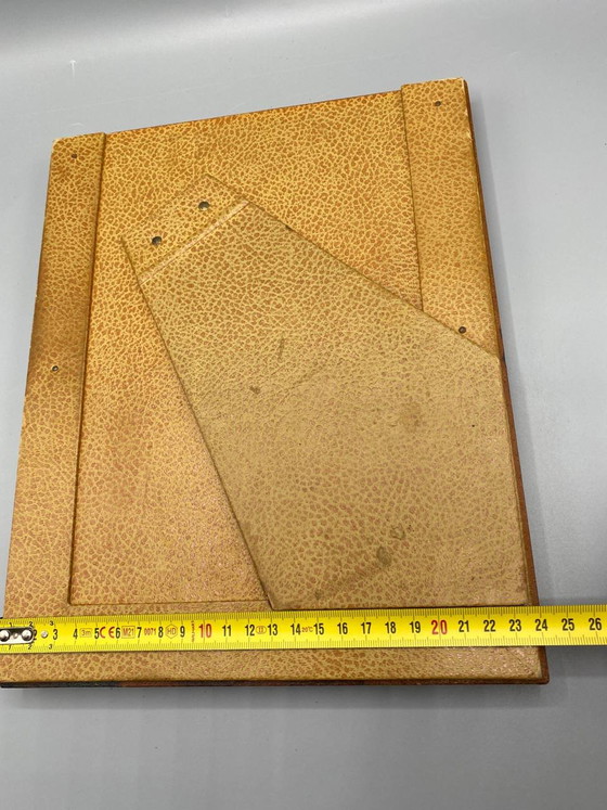 Vintage caramel brown grained leather photo frame with easel – Decorative Objects, Metal (photo 7 of 7)