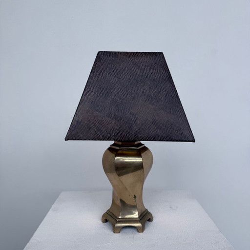 Tafellamp met faux leather kap.