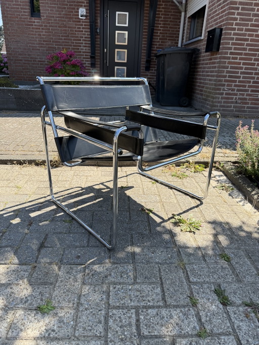 1 Silla Wassily