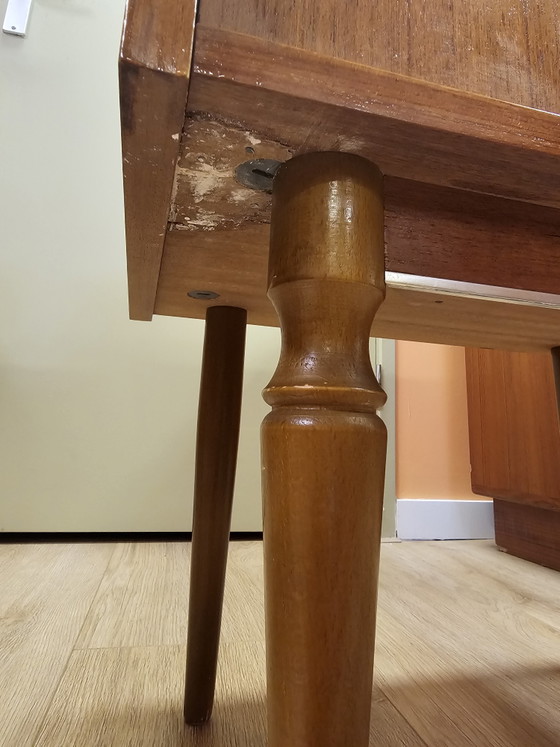 Image 1 of Twee Vintage Teak Fineer Nachtkastjes Kastjes Bedkastjes