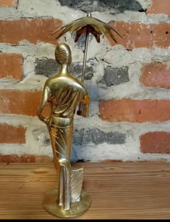 Statuetta Art Déco in ottone massiccio – Elegante donna con ombrellino – Oggetti decorativi, Brass (photo 2 of 5)