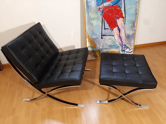 Image 1 of Knoll Set Barcelona New-Never Used Black Leather Design by Ludwig Mies Van Der Rohe and Lilly Reich (1929)