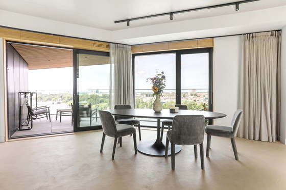 Image 1 of Baxter Dining table BOURGEOIS