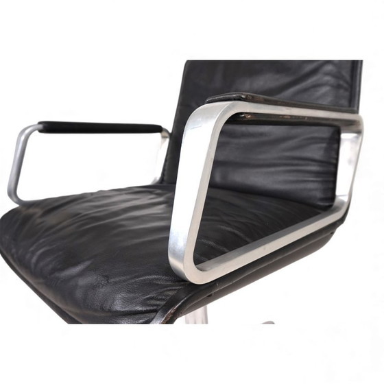 Image 1 of Sedia girevole da conferenza/pranzo Wilkhahn Delta in pelle di Delta Group, 1960