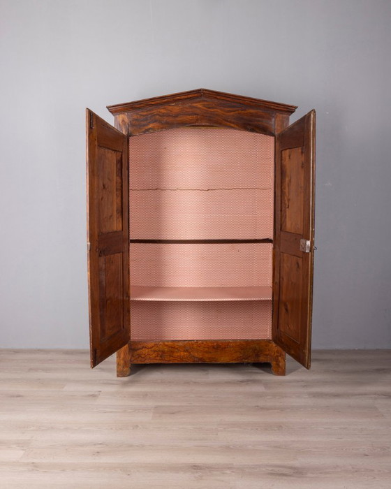 Armadio classico piemontese in noce del primo Settecento – Legno (photo 14 of 22)