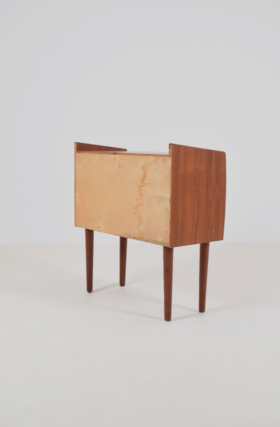 Image 1 of Deense ladekast in teak met 3 lades, jaren '60