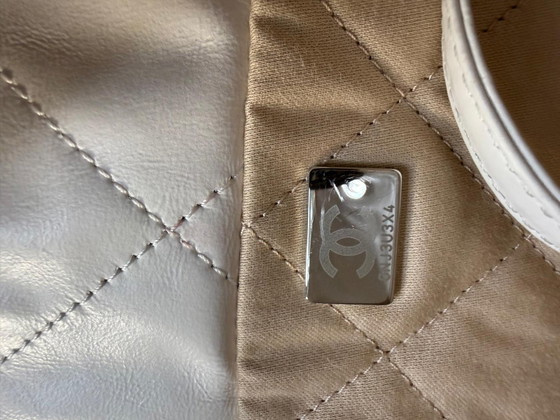 Image 1 of Chanel tas 22