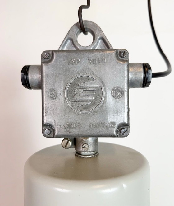 Image 1 of Große industrielle Emaille-Fabrik-Hängeleuchte von Elektrosvit, 1960er Jahre
