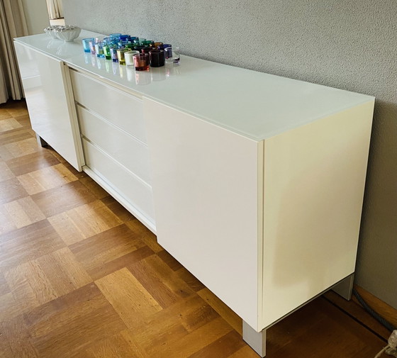 Buffet bas blanc moderne, Verre, Métal (photo 2 sur 6)