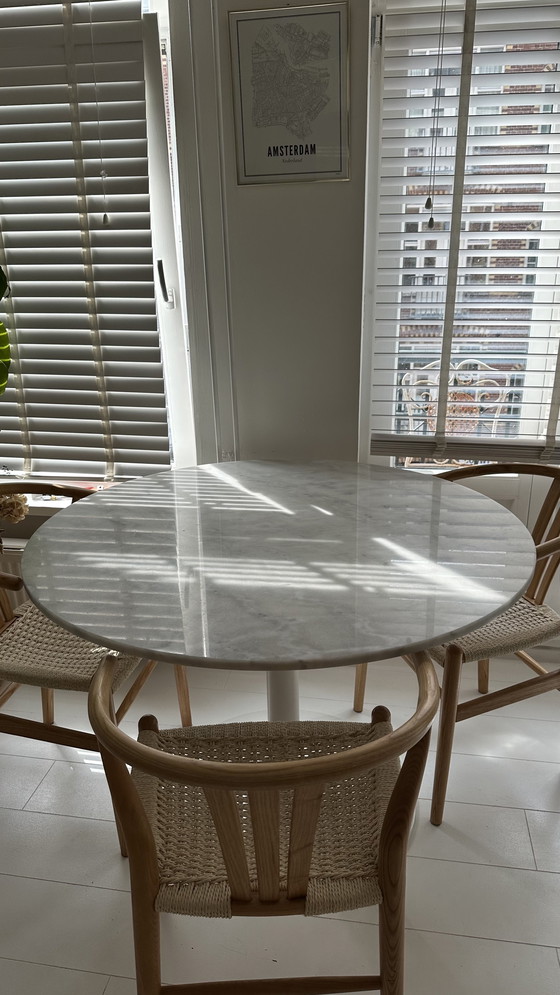 Image 1 of Ronde marmeren eettafel 110cm