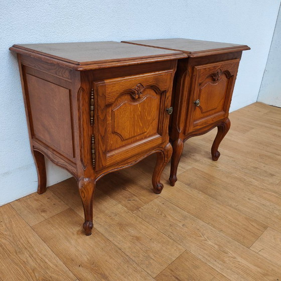 Image 1 of Set of wooden Vintage bedside tables, side tables in Queen Ann style