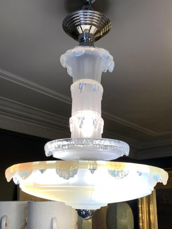 Art Deco Cascade Opaal Matglas Kroonluchter van Jean Gauthier voor Ezan, jaren 30 (photo 4 of 18)