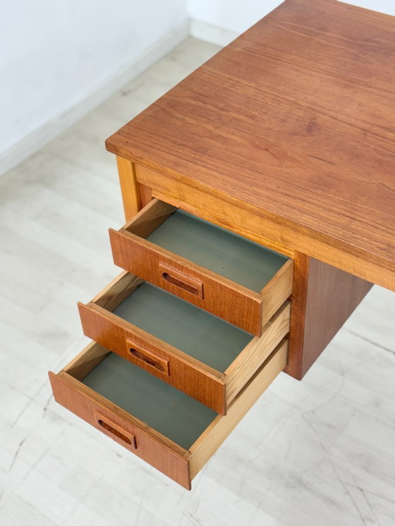 Image 1 of Deens bureau / Teakhouten tafel / Damestafel / Vintage bureau