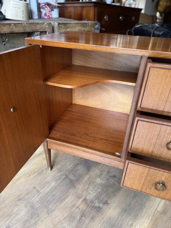 Aufgearbeitetes Greaves and Thomas Mid Century Modern Sideboard – Holz, Retro (photo 6 of 10)