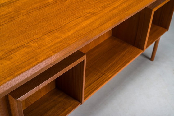 Image 1 of  Dänischer Teakholz-Schreibtisch von Peter Lovig Nielsen für Hedensted Mobelfabrik, 1972