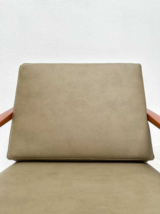 Image 1 of Fauteuil lounge 1/2 vintage FD 130 en teck par Peter Hvidt et Orla Mølgaard-Nielsen pour France et Daverkosen, design danois, 19