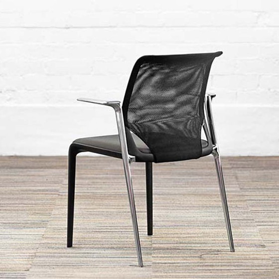 Image 1 of Vitra Medaslim Vergaderstoel