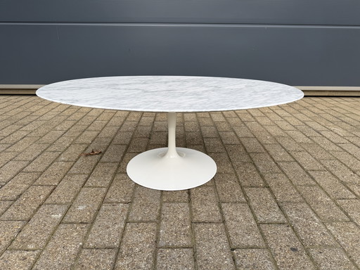 Original Knoll Tulip Eero Saarinen Oval Coffee Table in Carrara Marble