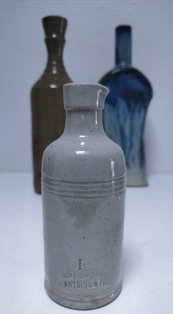 Image 1 of tre vasi vintage in ceramica a forma di bocciolo