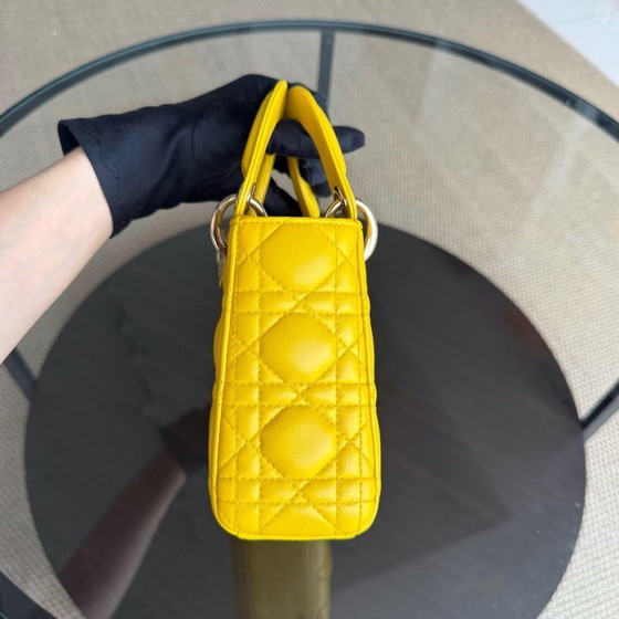 Image 1 of DIOR LADY MINI - CANNAGE LAMSLEER MET GEELGOUDEN BESLAG EN VERSTELBARE BAND