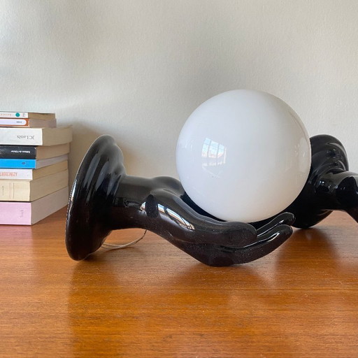 Ein Paar schwarze, handförmige Keramik-Wandleuchten aus den 70er und 80er Jahren